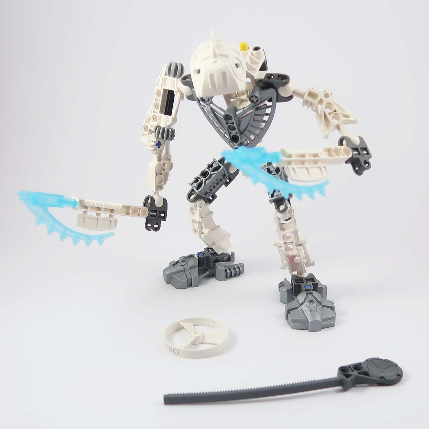 LEGO Bionicle - Toa Hordika Nuju (8741) LEGO Bionicle - Toa Hordika Nuju (8741)