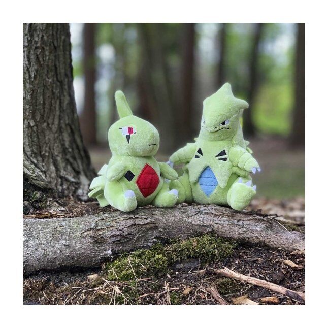Larvitar Sitting Cuties Plush - 15 cm