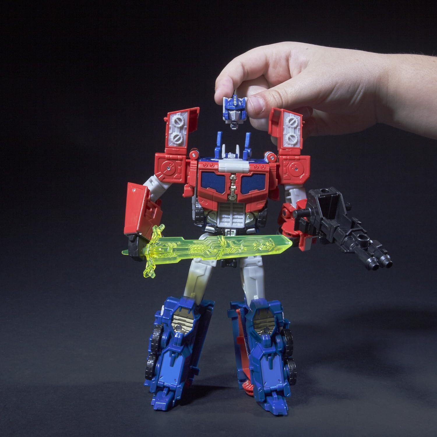 Transformers Generations Titans Return Diac & G2 Optimus Prime Voyager Action Figure
