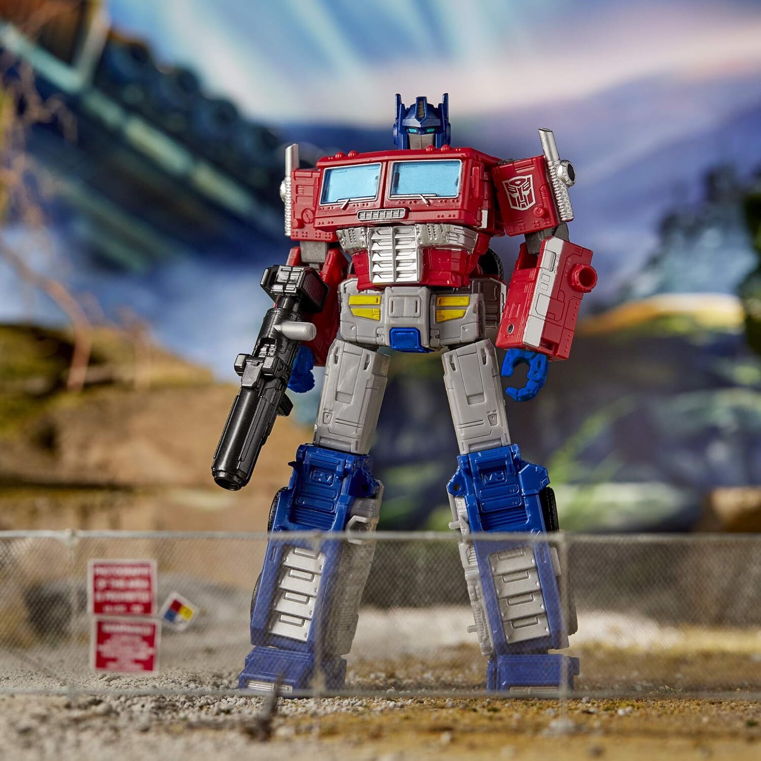 Transformers Toys Generations War for Cybertron: Earthrise Leader WFC-E11 Optimus Prime