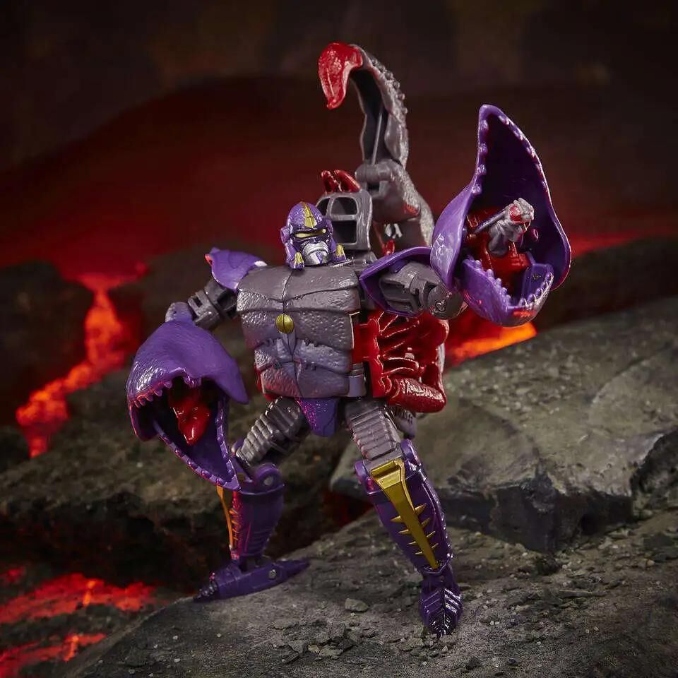 Transformers Generations Kingdom: War for Cybertron Predacon Scorponok Deluxe Action Figure