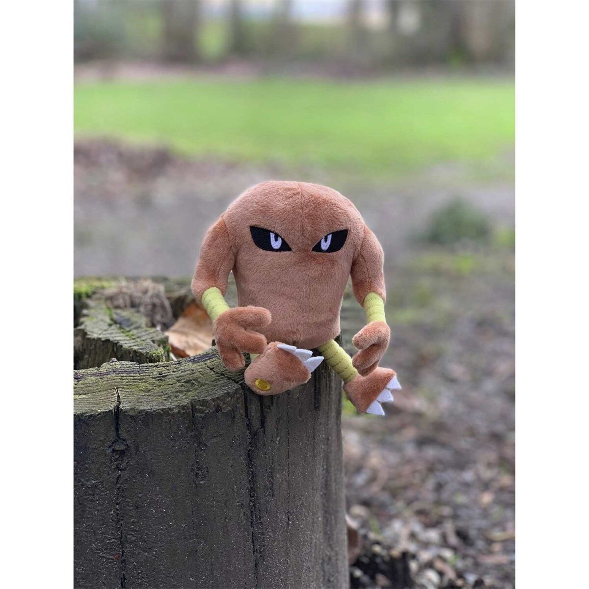 Hitmonlee Sitting Cuties Plush - 11 cm
