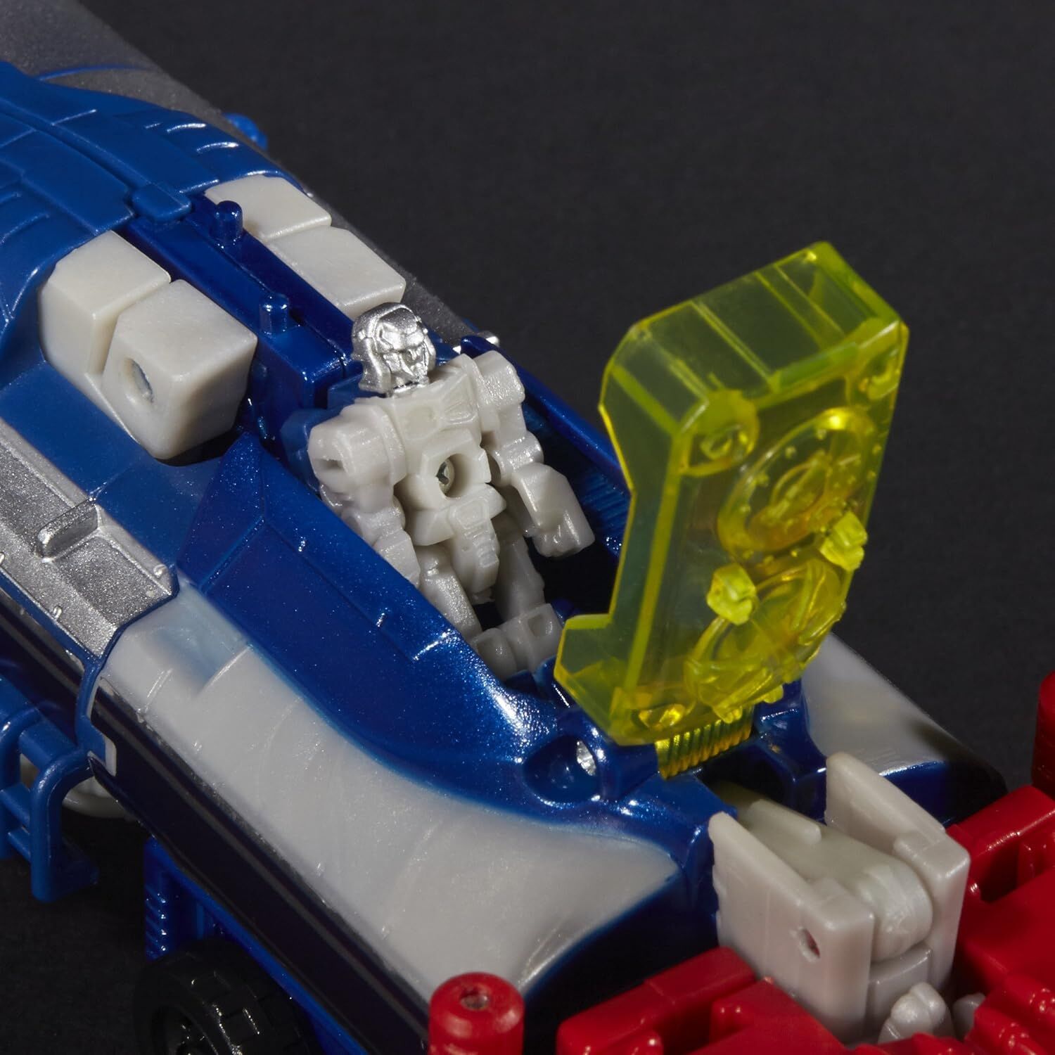 Transformers Generations Titans Return Diac & G2 Optimus Prime Voyager Action Figure