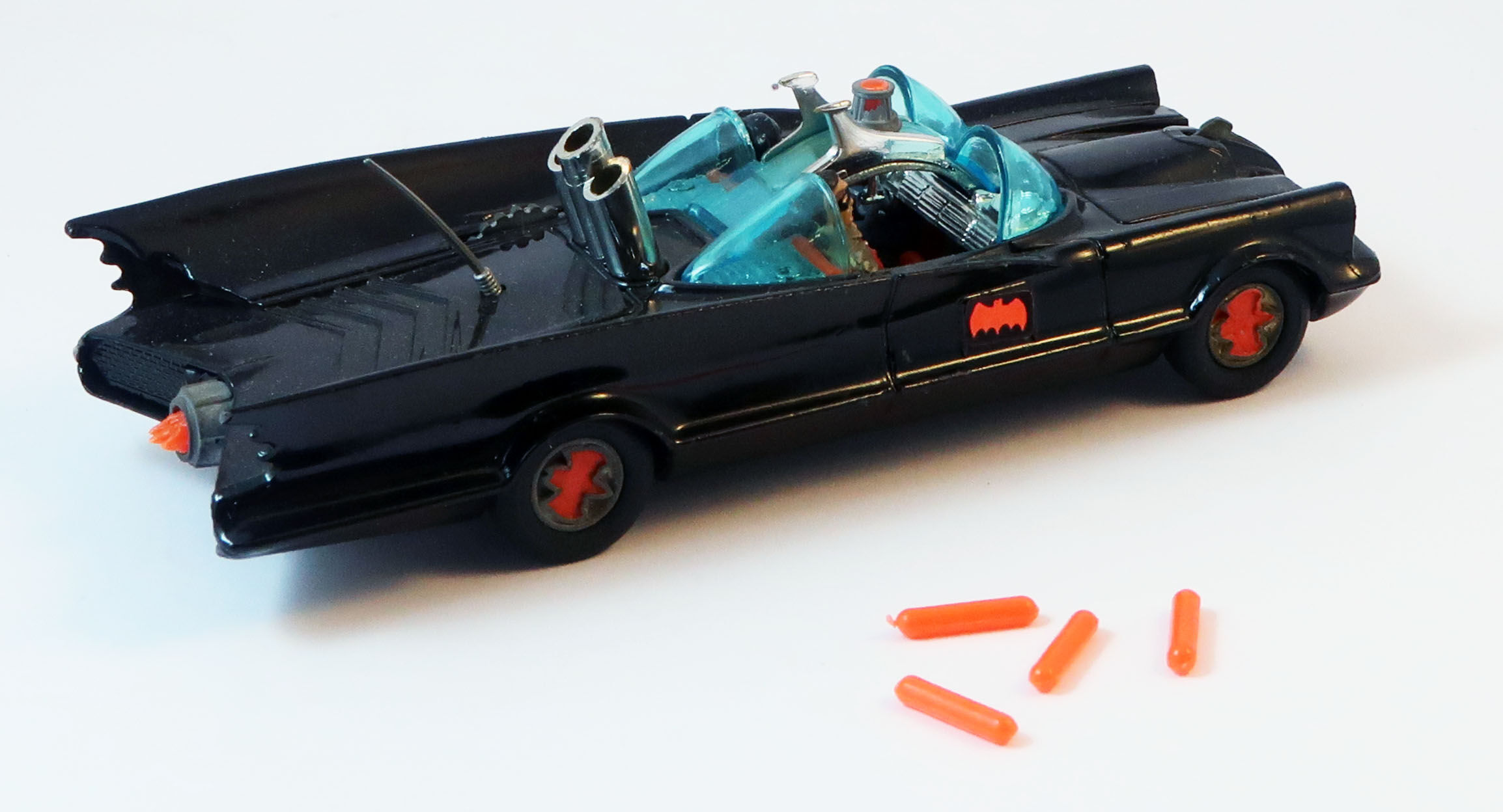 batmobile_corgi_toys_03