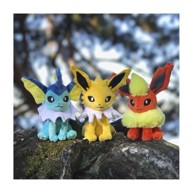 Vaporeon Sitting Cuties Plush - 15 cm