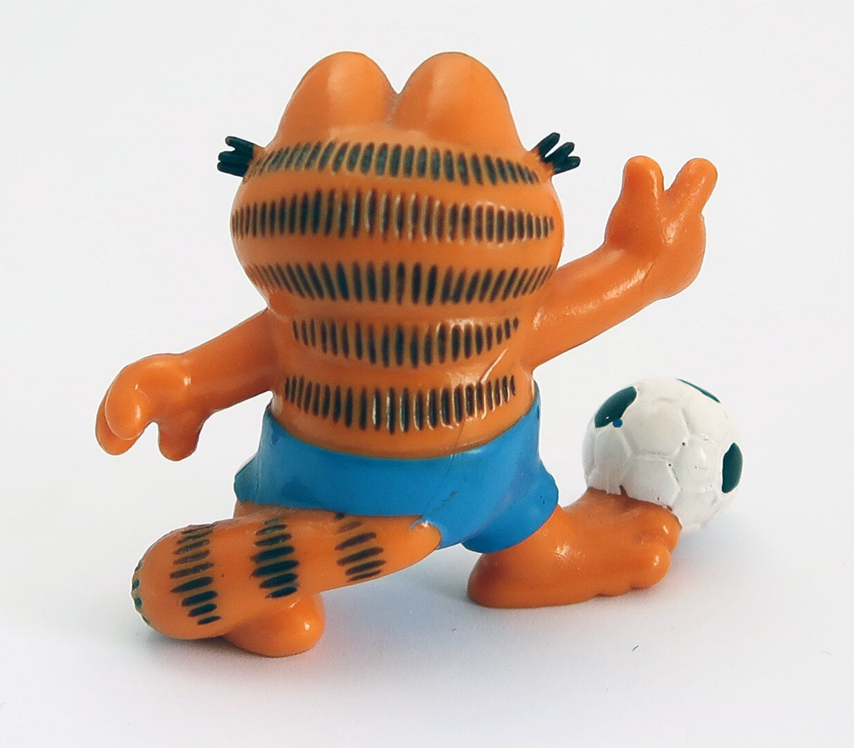 Garfield mit Fussball PVC Figur