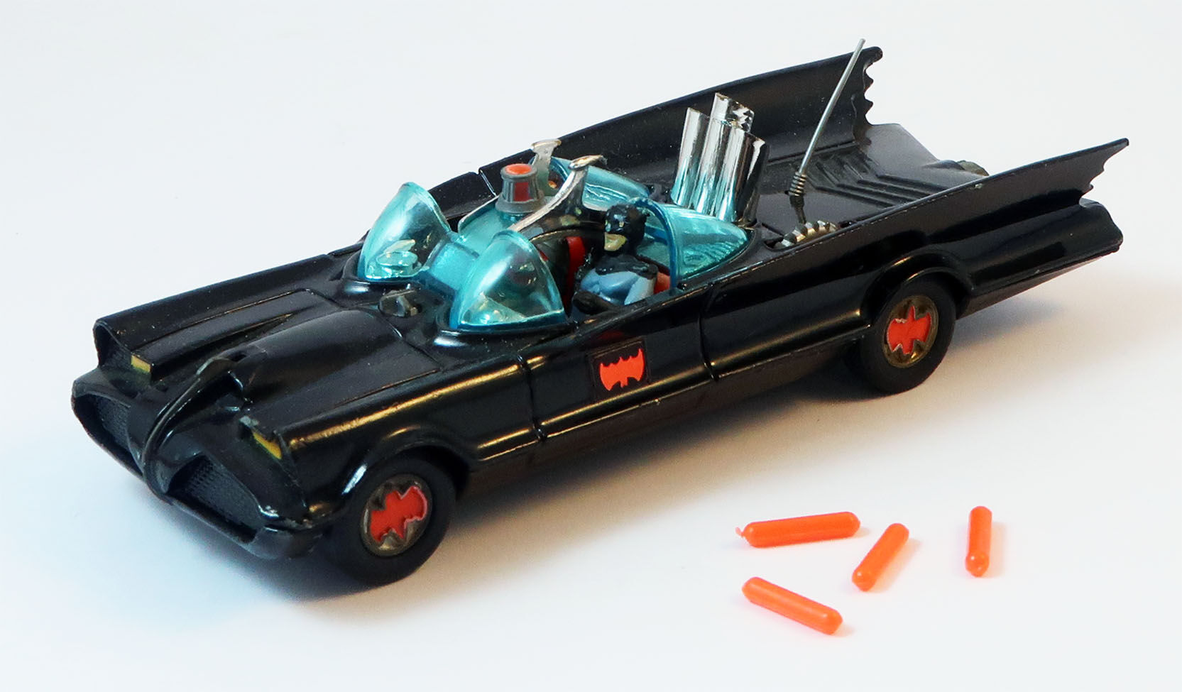 batmobile_corgi_toys_02
